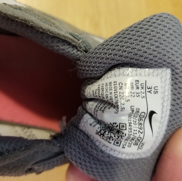 Shoes - Picture 5 of 5